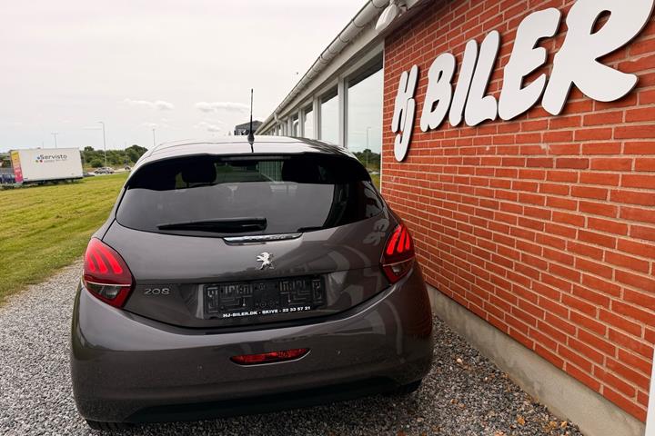 Sort Peugeot 208 fra 2019