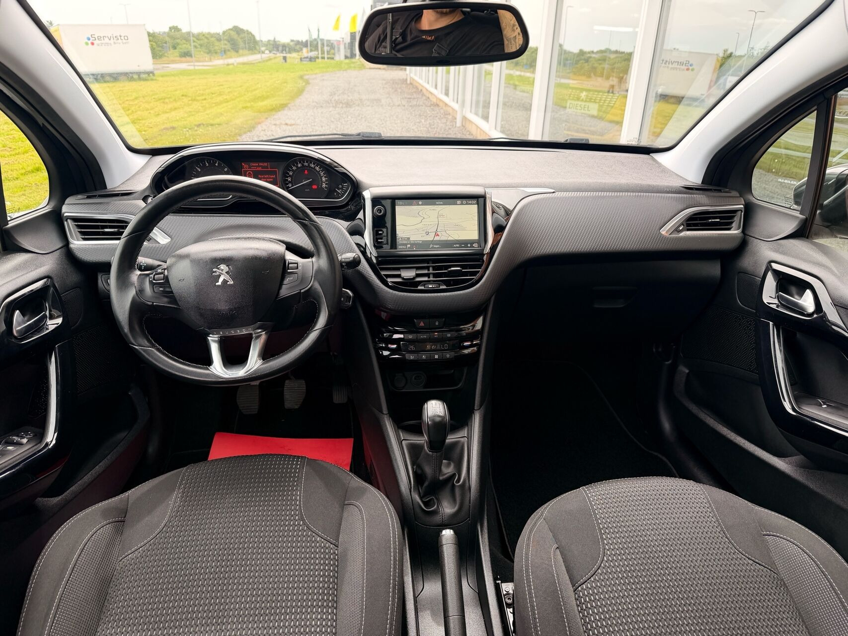 Sort Peugeot 208 fra 2019