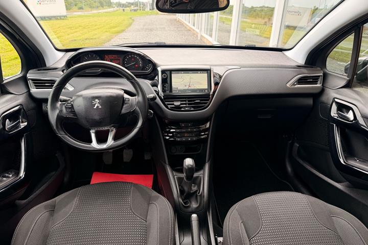 Sort Peugeot 208 fra 2019