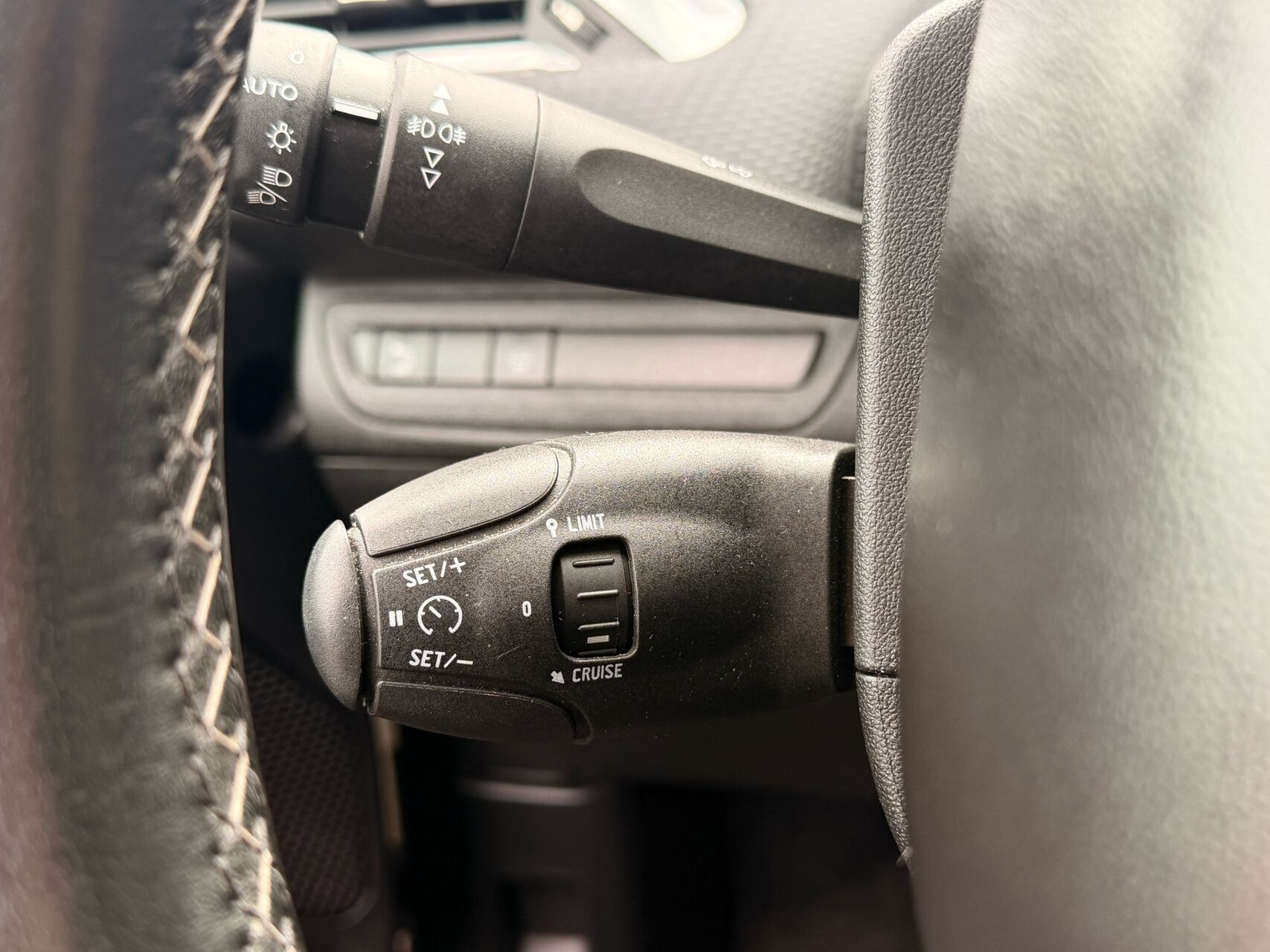Sort Peugeot 208 fra 2019
