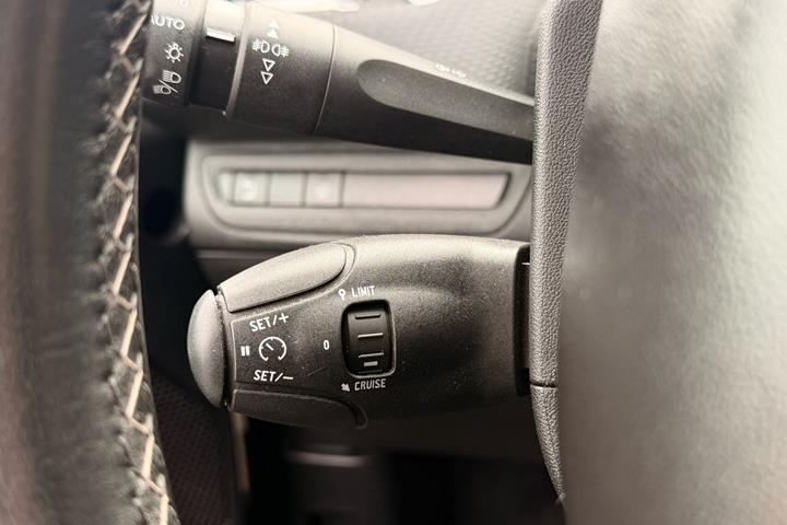 Sort Peugeot 208 fra 2019