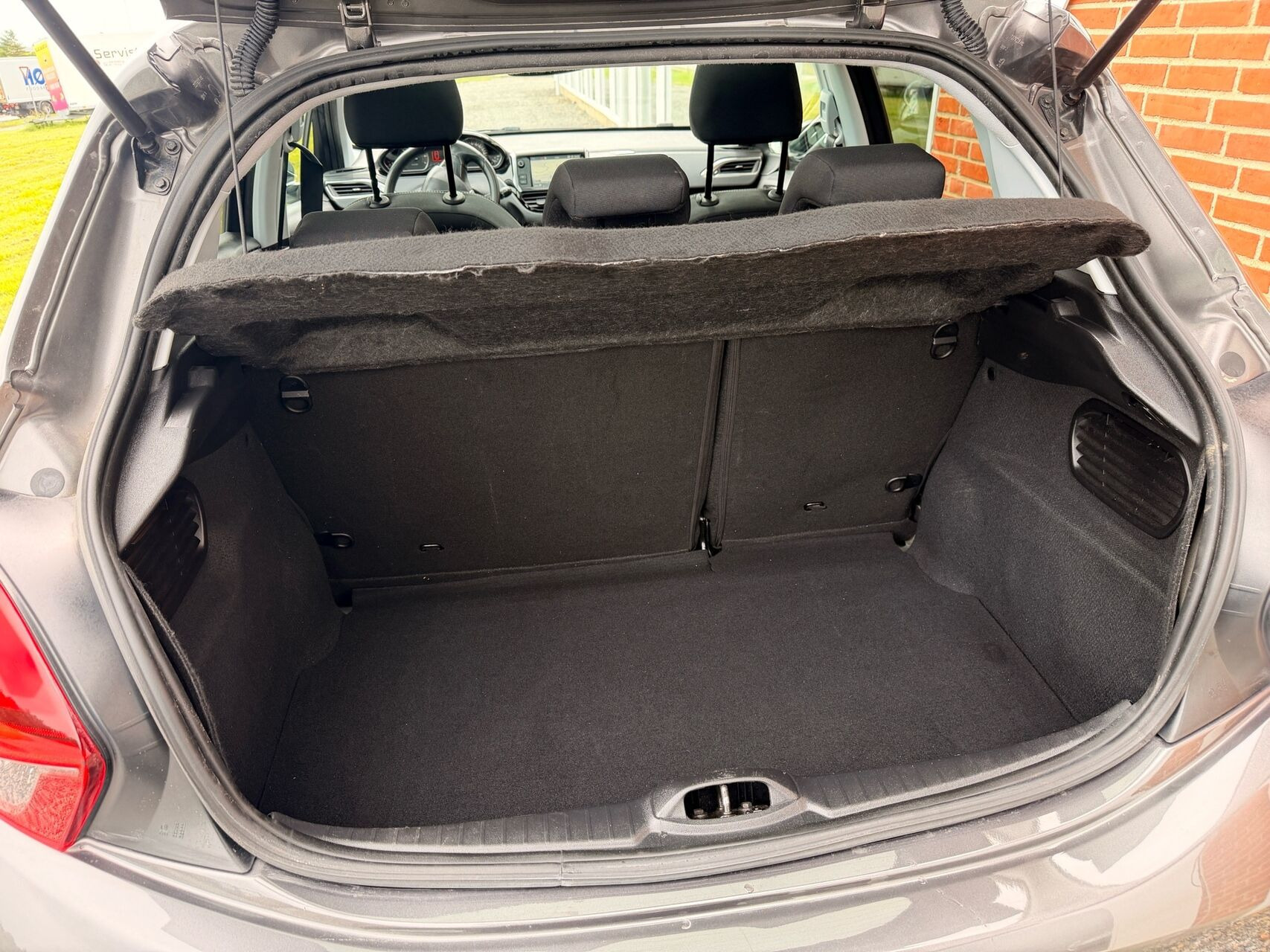 Sort Peugeot 208 fra 2019