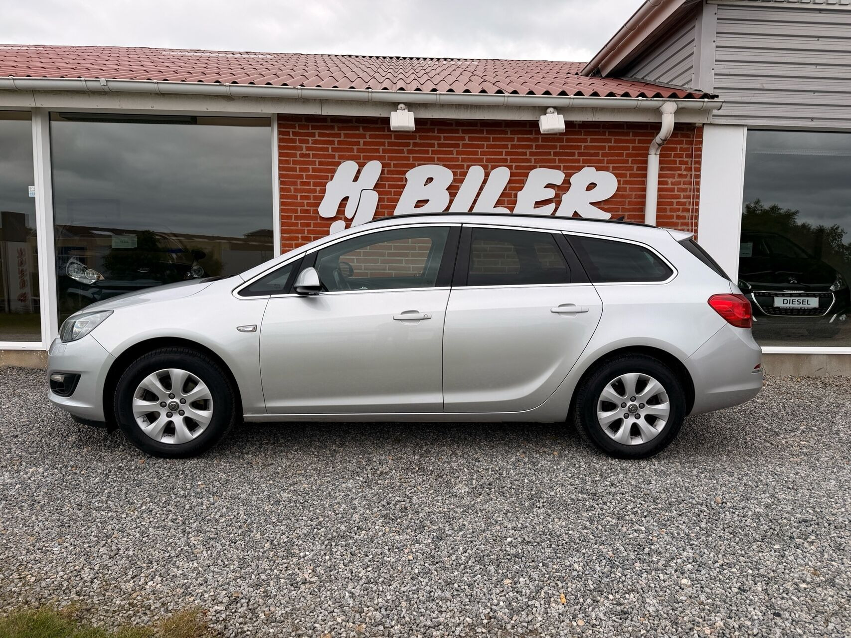 Sølv Opel Astra fra 2015
