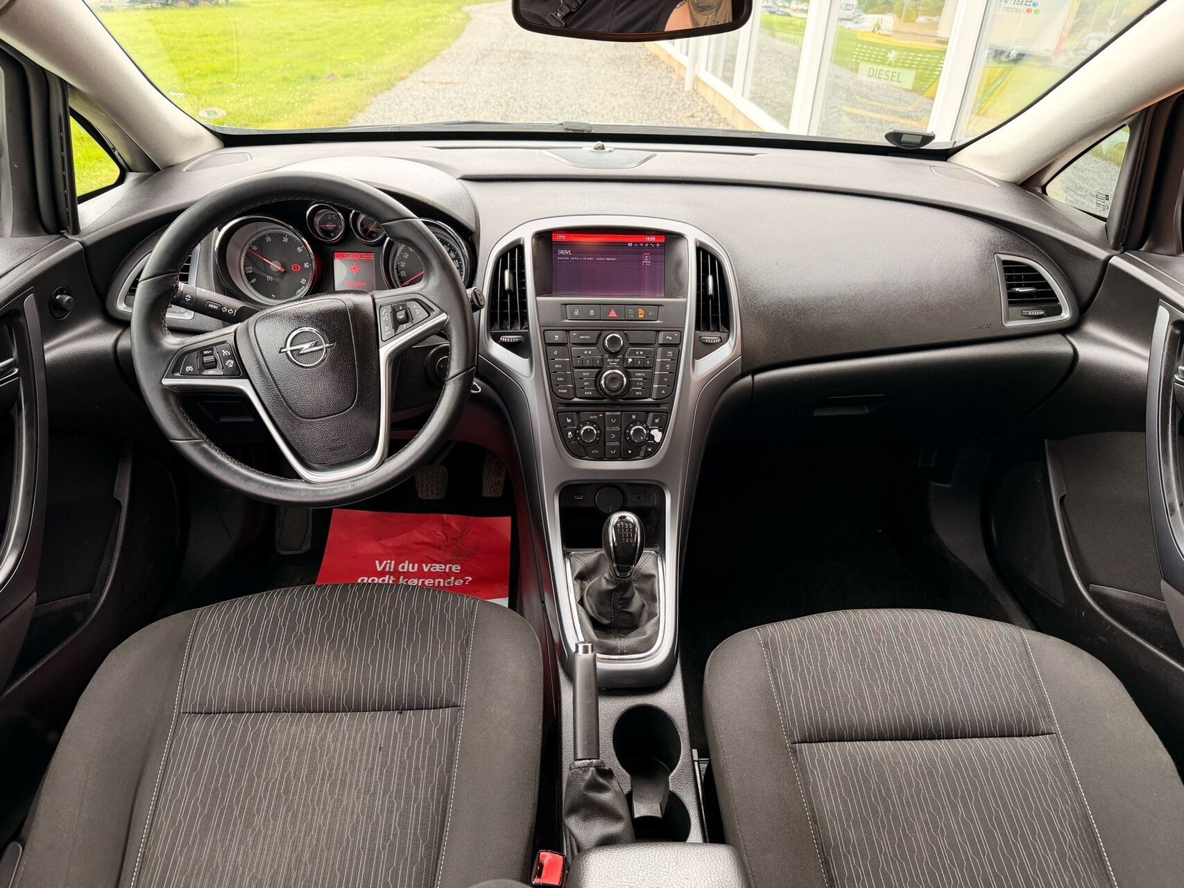 Sølv Opel Astra fra 2015