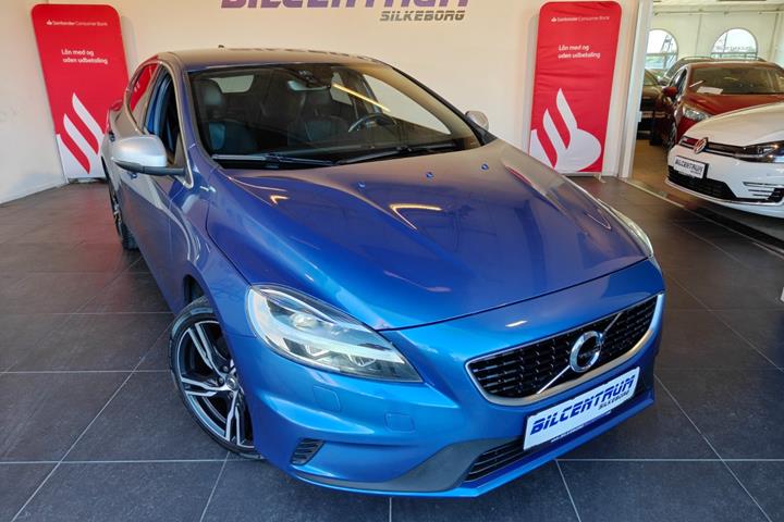 Blå Volvo V40 fra 2017