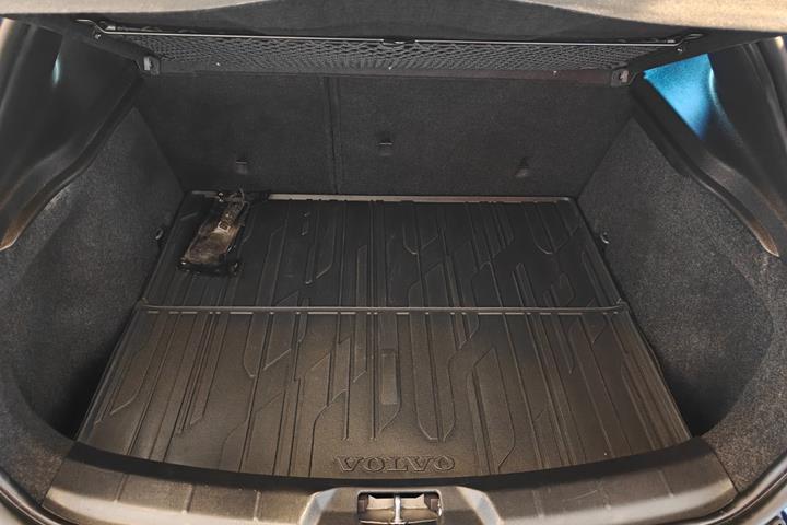 Blå Volvo V40 fra 2017