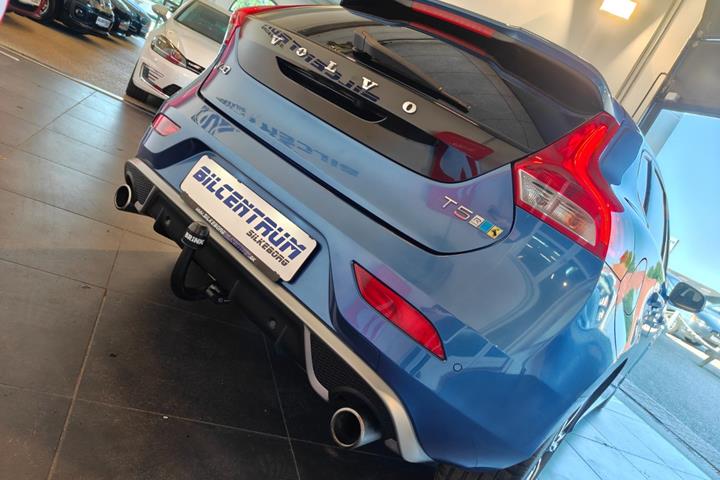 Blå Volvo V40 fra 2017