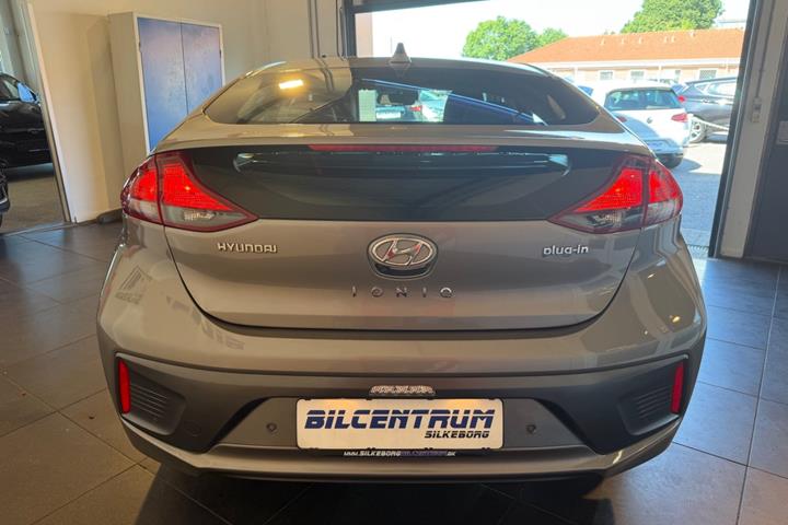 Grå Hyundai Ioniq fra 2020