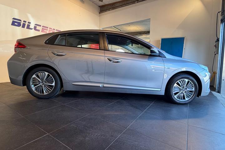 Grå Hyundai Ioniq fra 2020