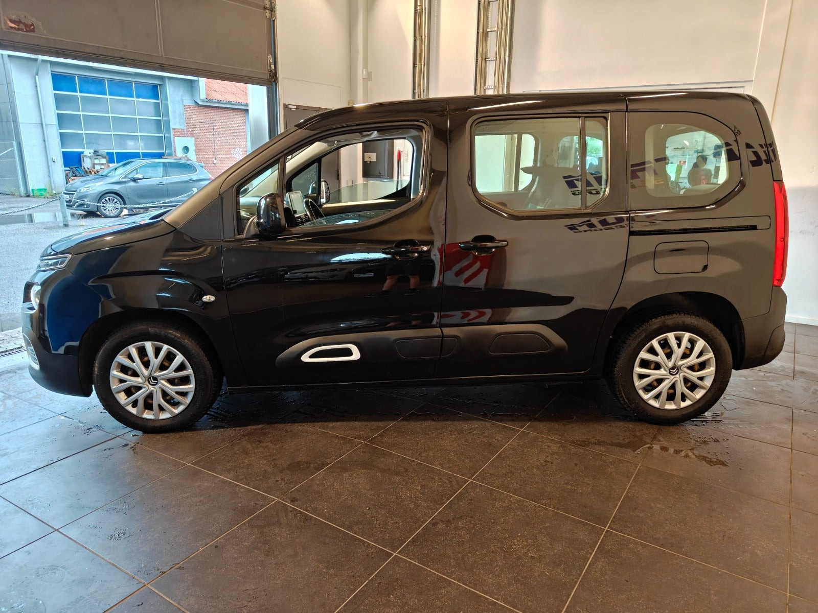 Sort Citroën Berlingo fra 2020