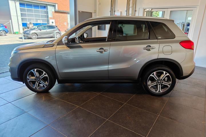Grå Suzuki Vitara fra 2015