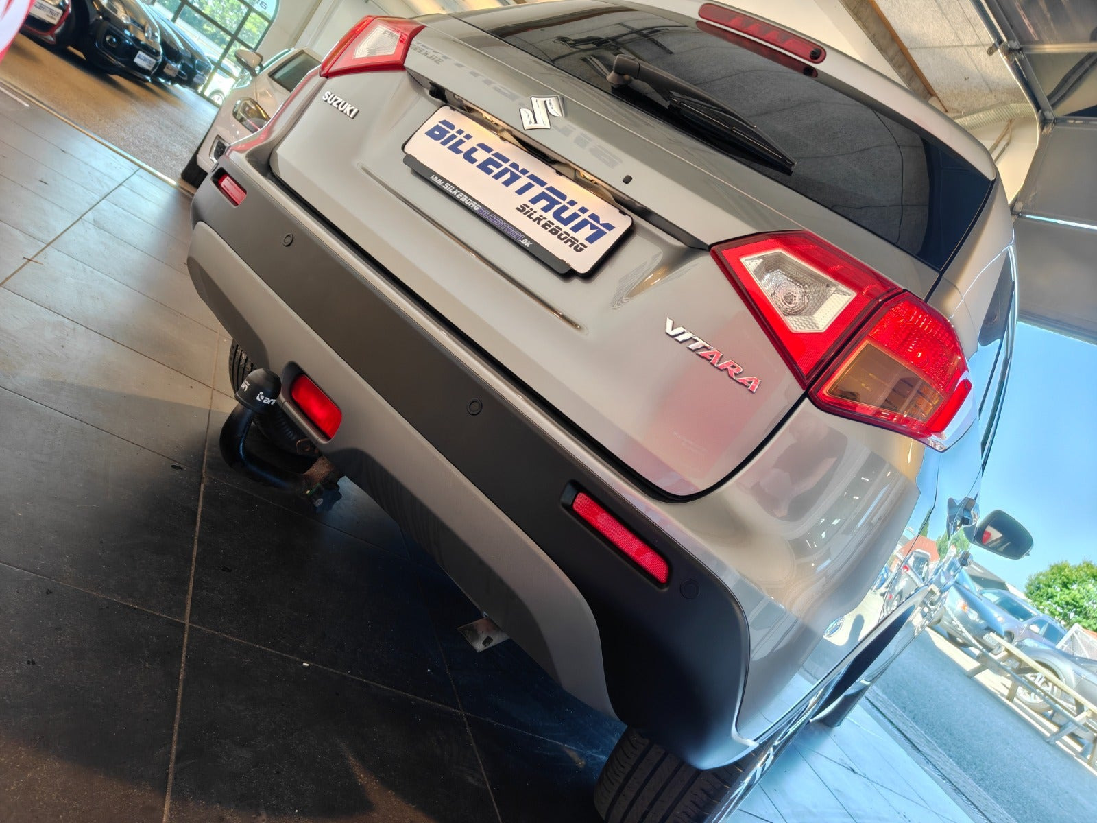 Grå Suzuki Vitara fra 2015
