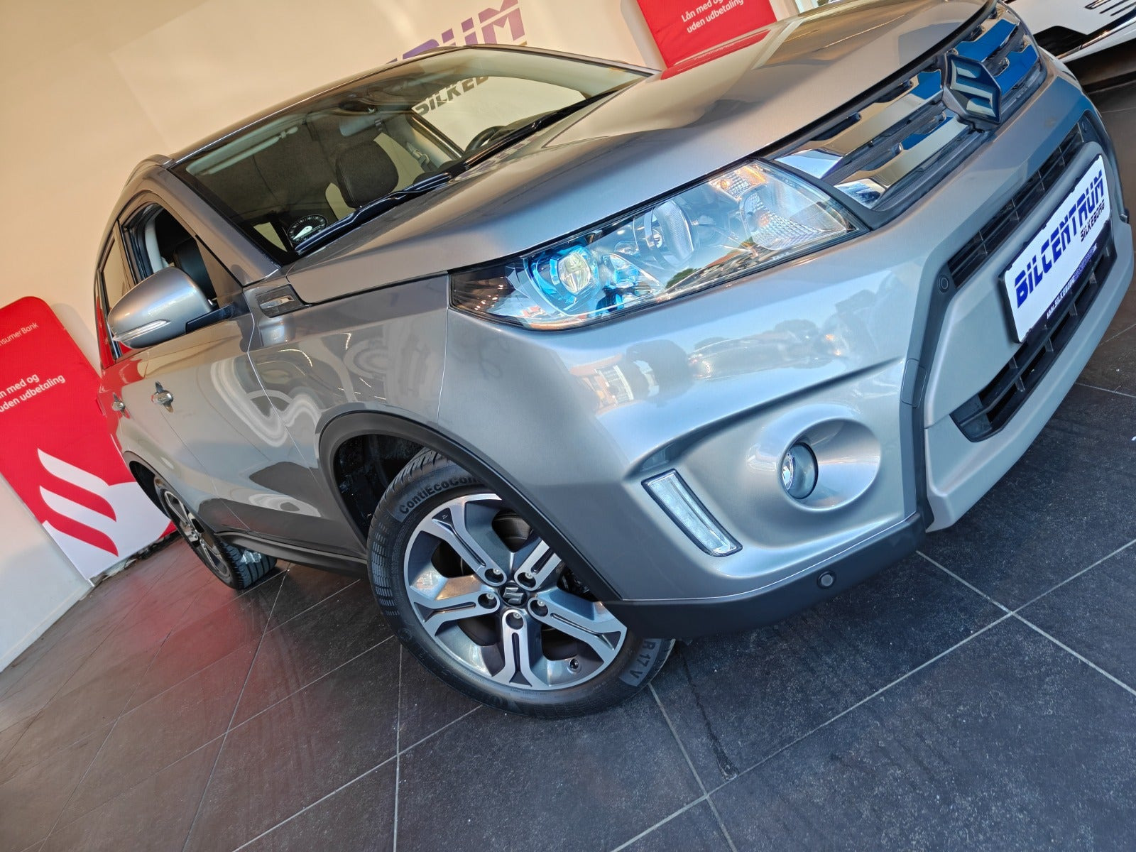 Grå Suzuki Vitara fra 2015