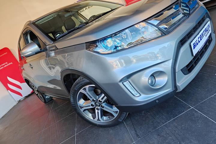 Grå Suzuki Vitara fra 2015