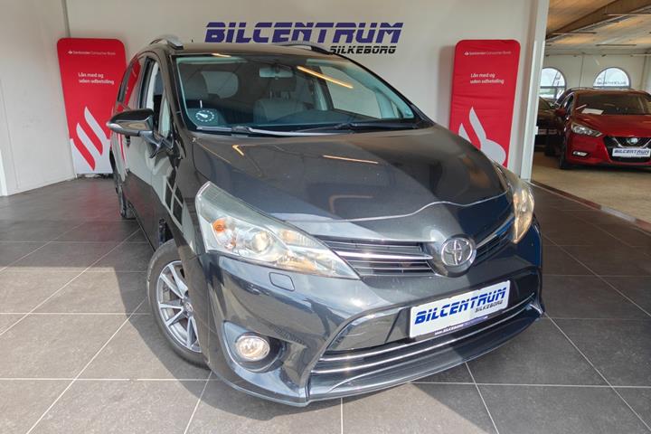 Sort Toyota Verso fra 2014