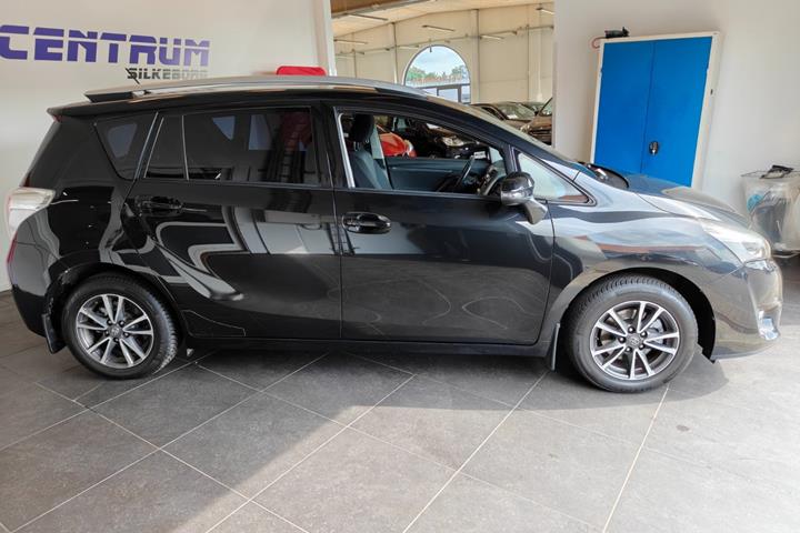 Sort Toyota Verso fra 2014