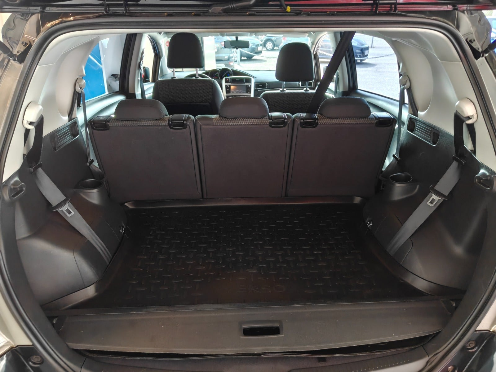 Sort Toyota Verso fra 2014