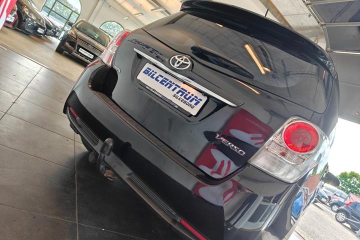 Sort Toyota Verso fra 2014