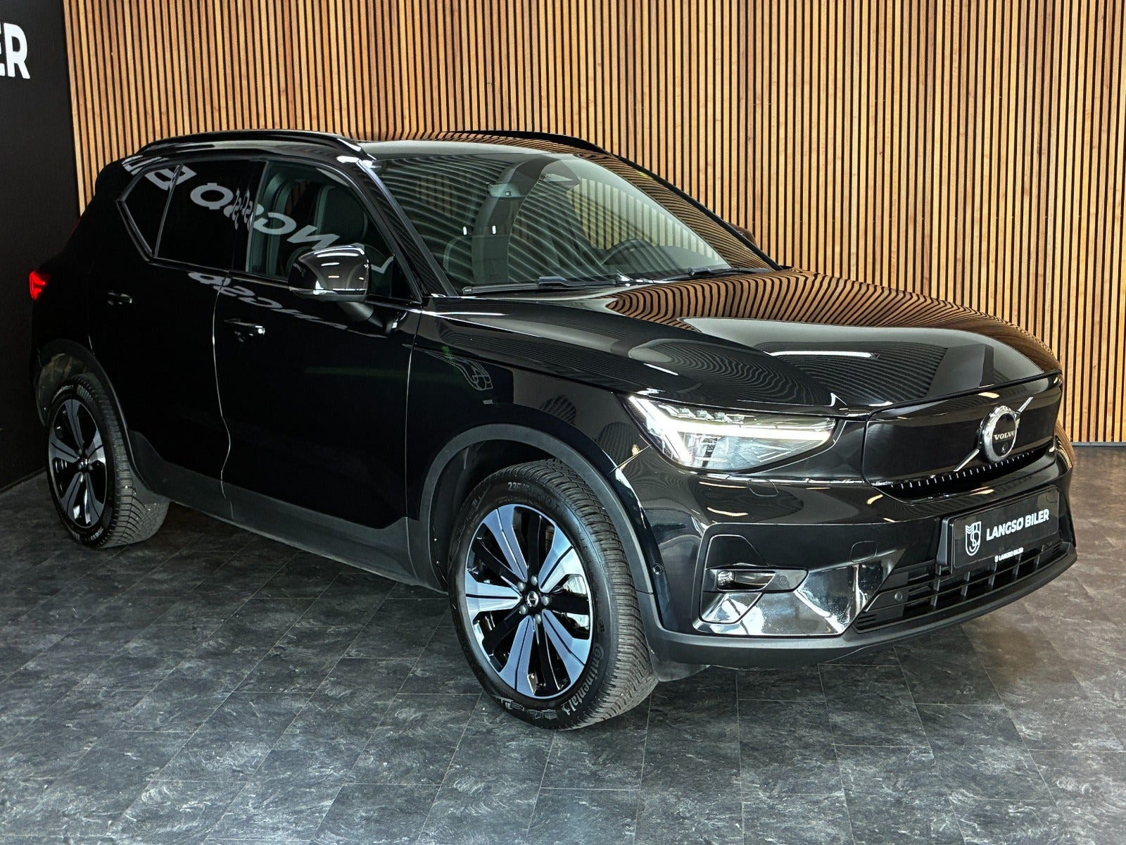 Sort Volvo XC40 fra 2023