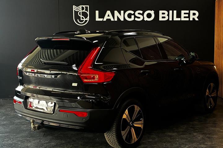 Sort Volvo XC40 fra 2023