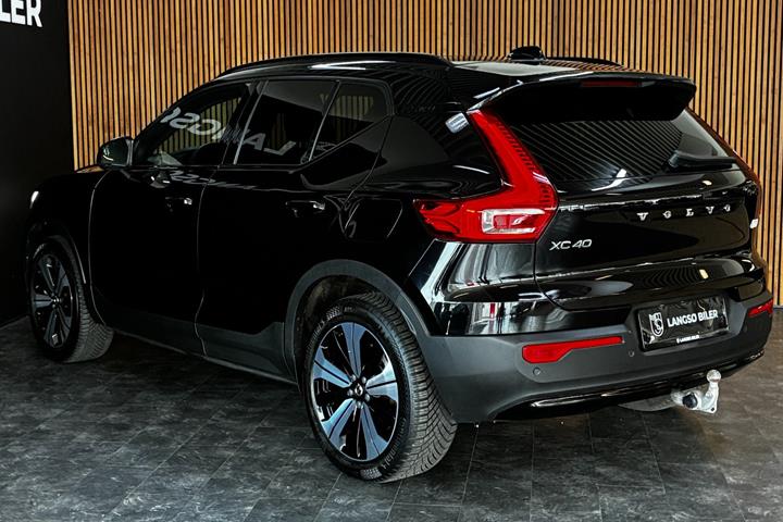 Sort Volvo XC40 fra 2023