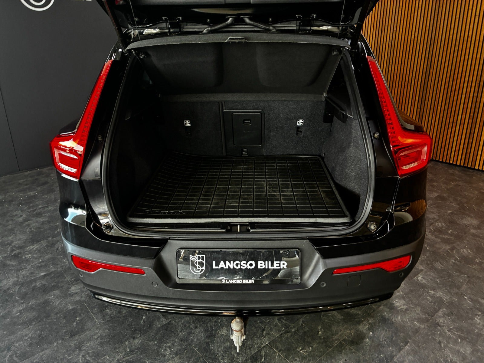 Sort Volvo XC40 fra 2023