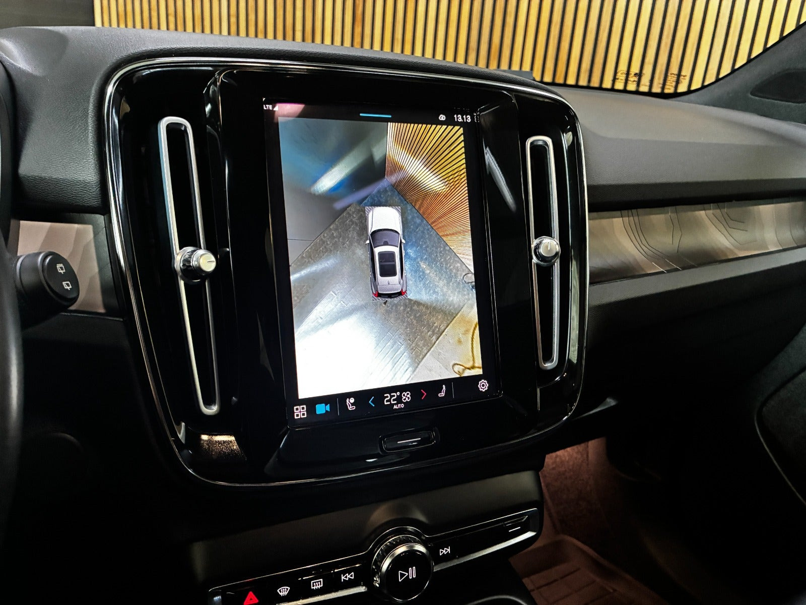 Sort Volvo XC40 fra 2023