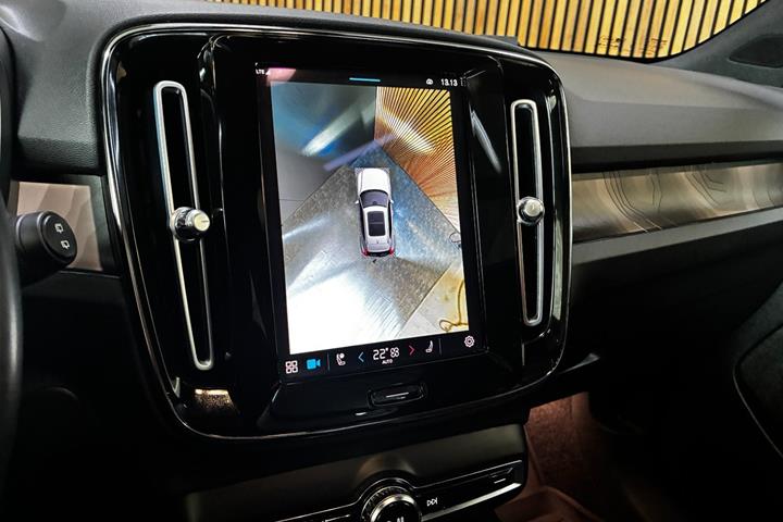 Sort Volvo XC40 fra 2023