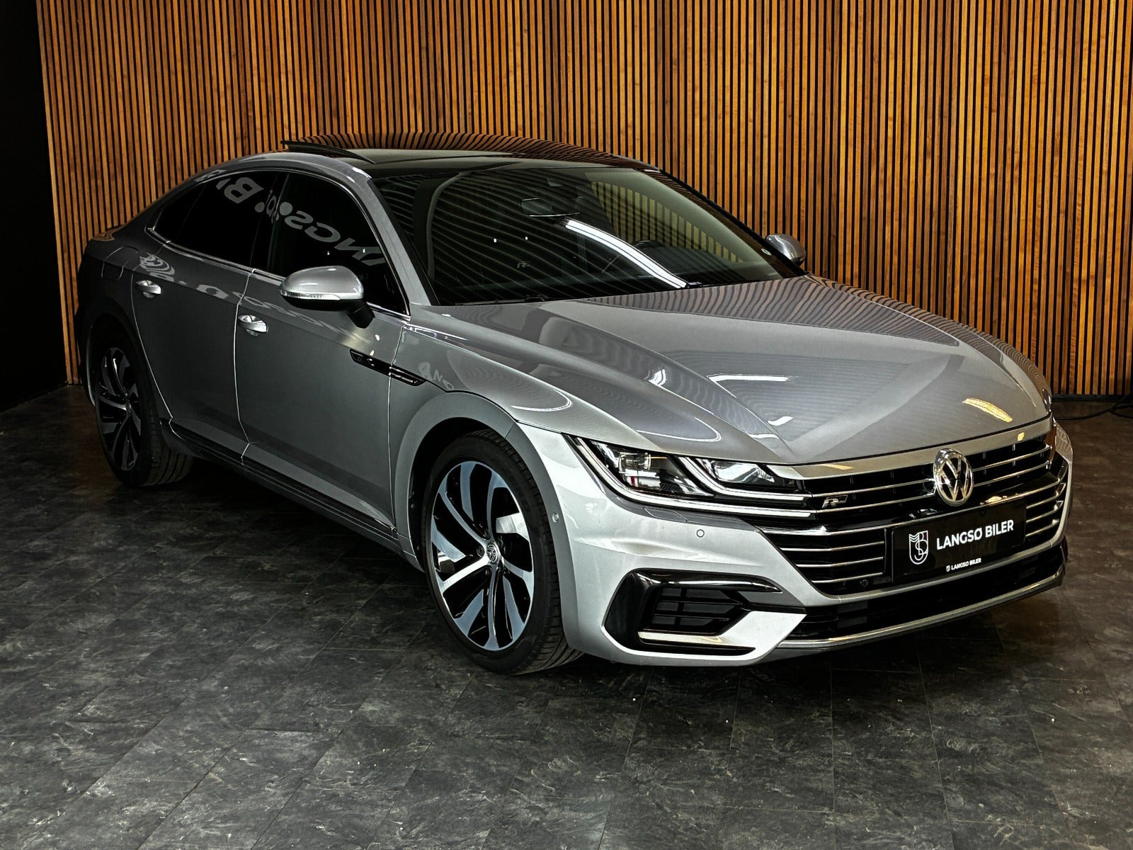 Sølv VW Arteon fra 2019
