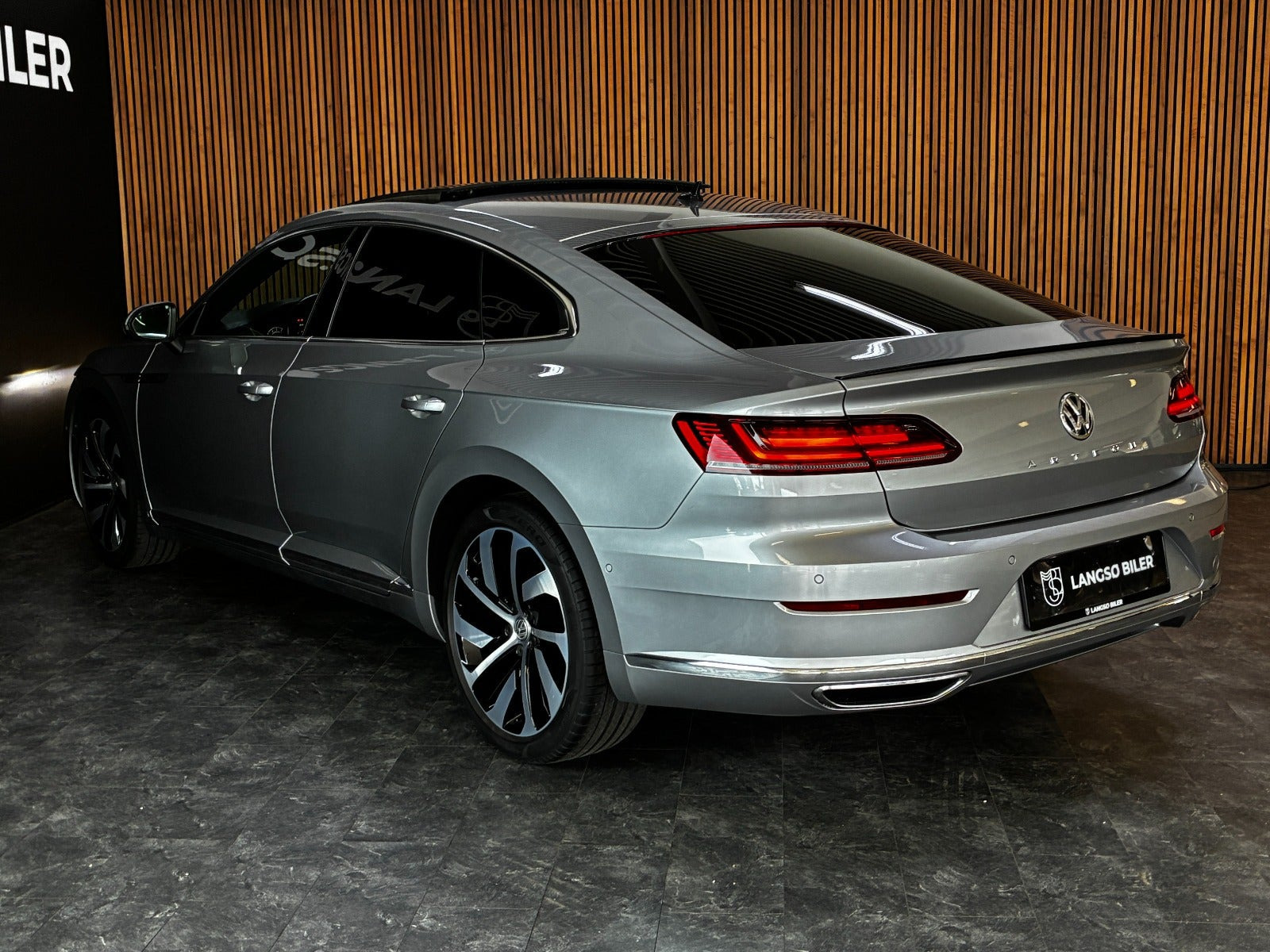 Sølv VW Arteon fra 2019
