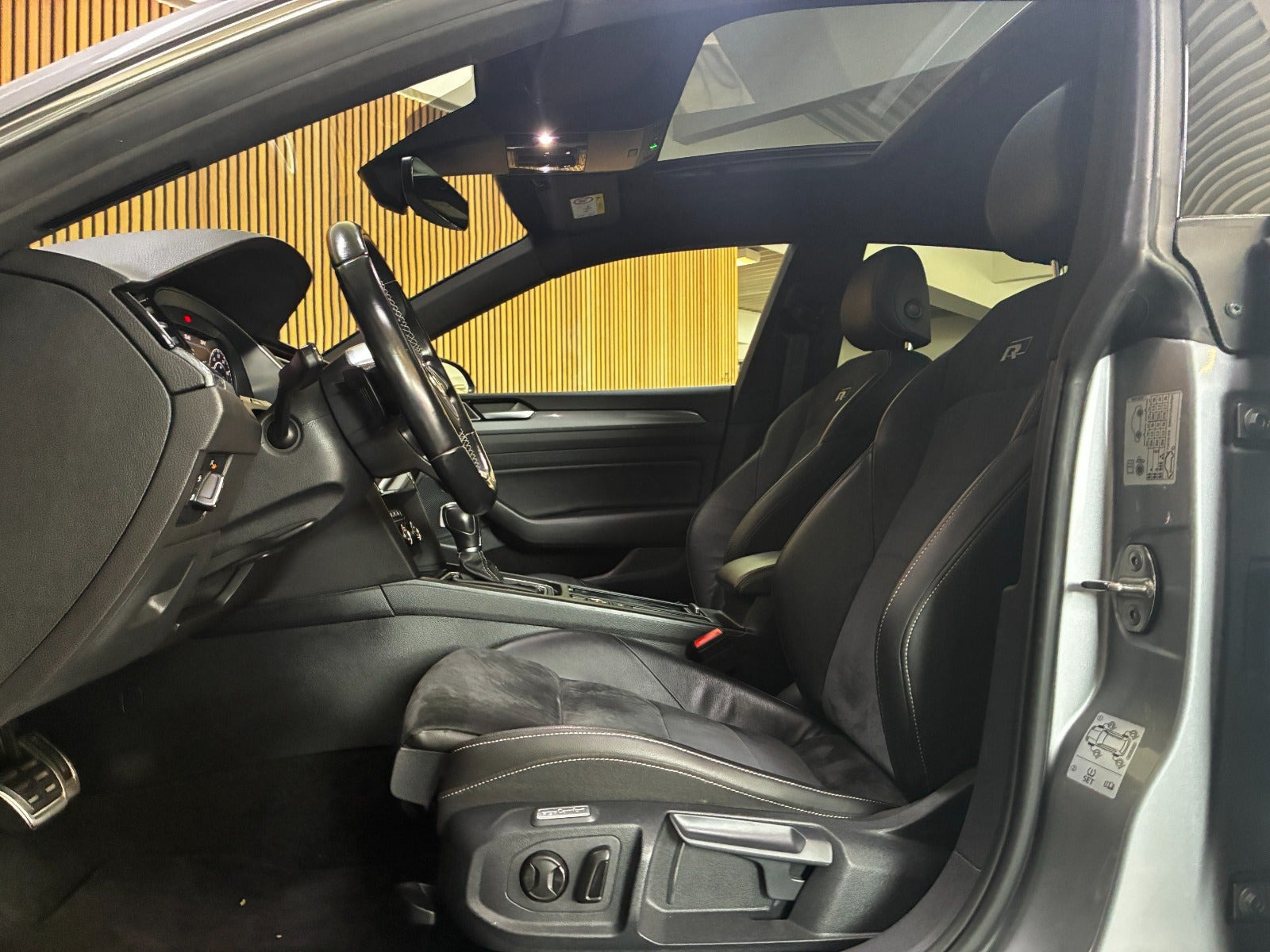 Sølv VW Arteon fra 2019