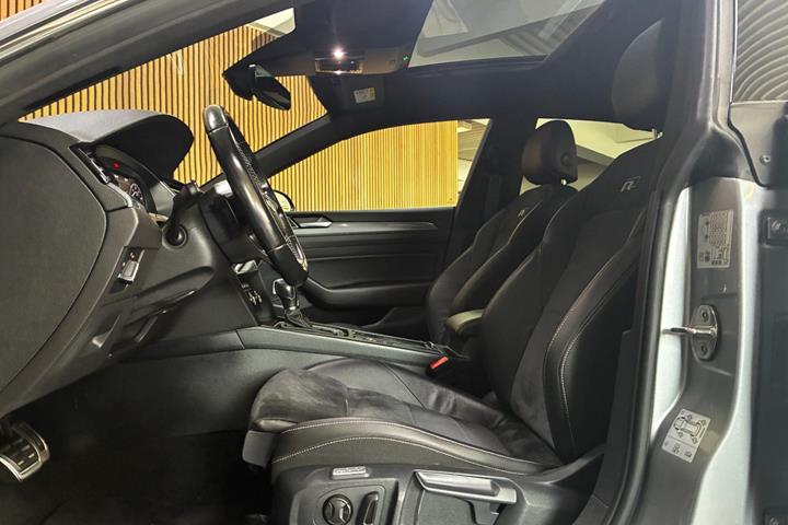 Sølv VW Arteon fra 2019