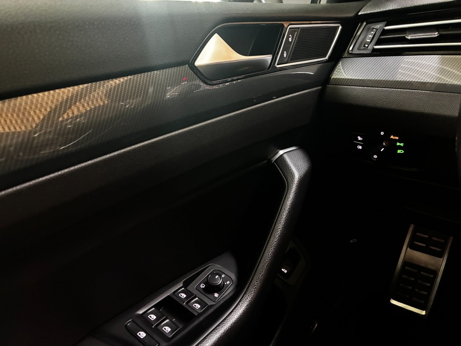 Sølv VW Arteon fra 2019
