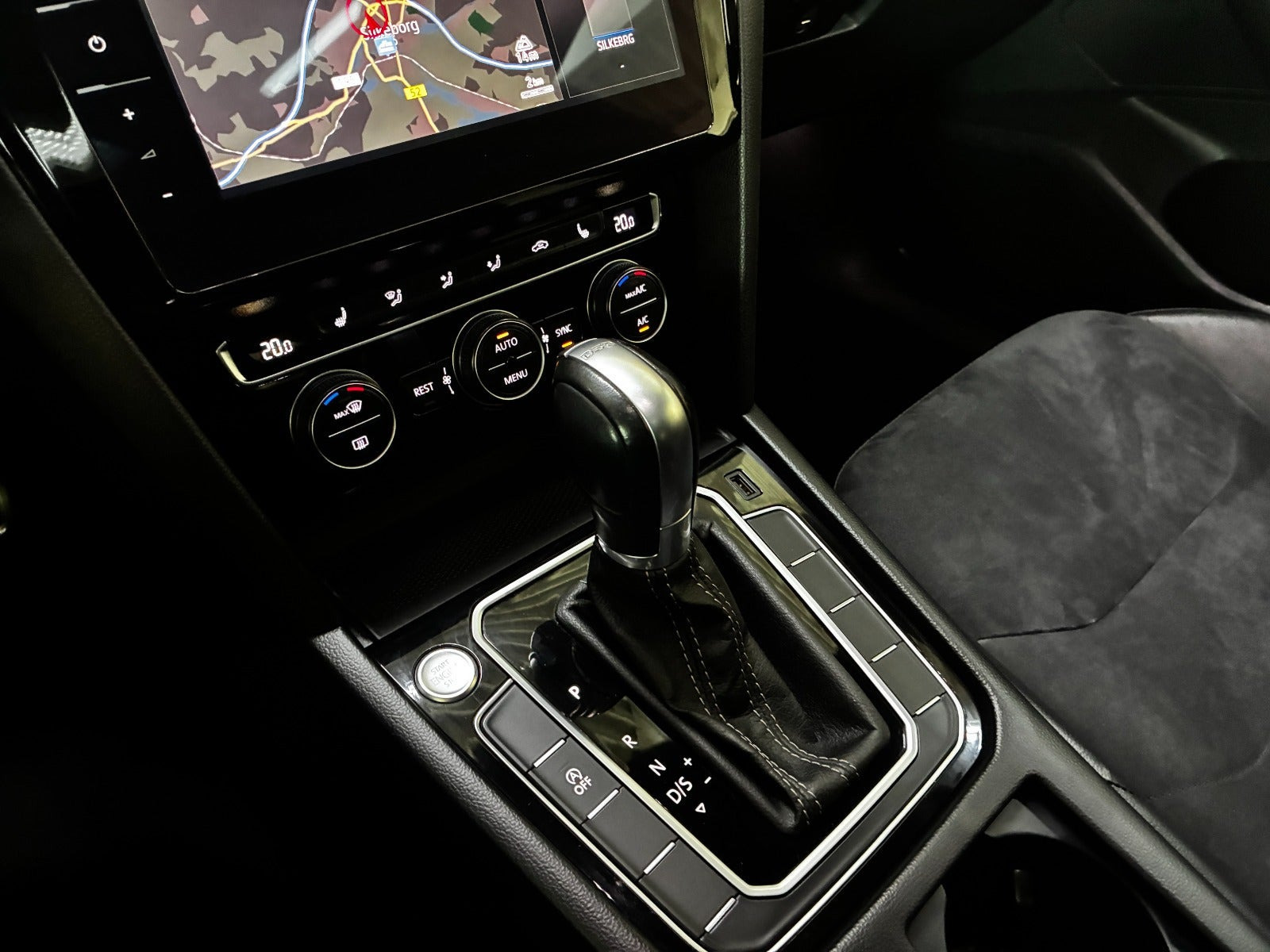 Sølv VW Arteon fra 2019