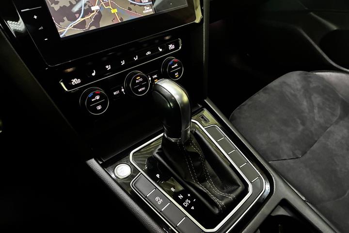 Sølv VW Arteon fra 2019