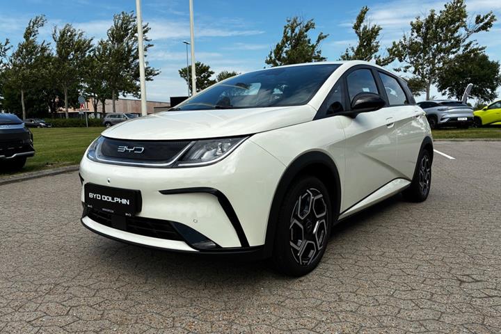 Beige BYD Dolphin fra 2024
