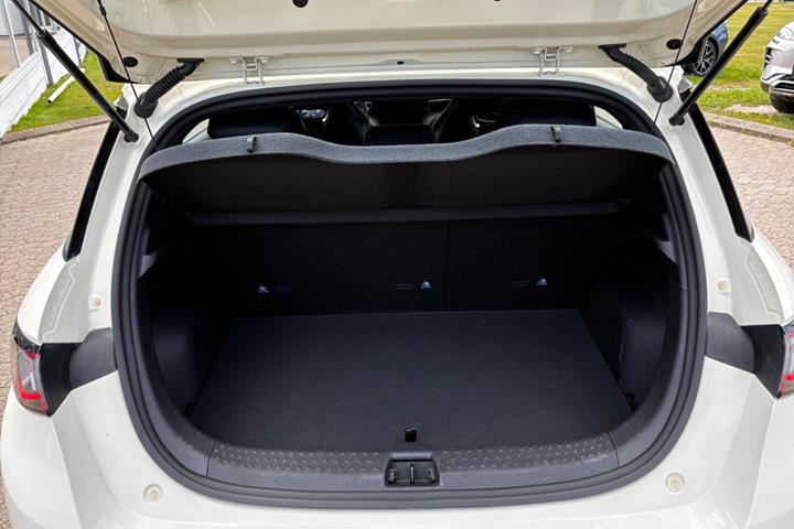 Beige BYD Dolphin fra 2024