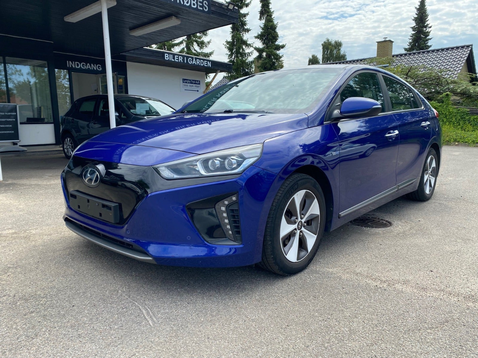 Blå Hyundai Ioniq fra 2019