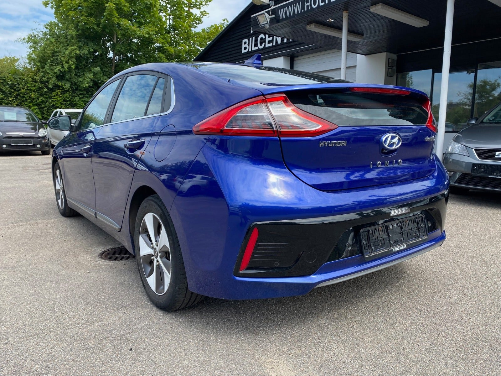 Blå Hyundai Ioniq fra 2019