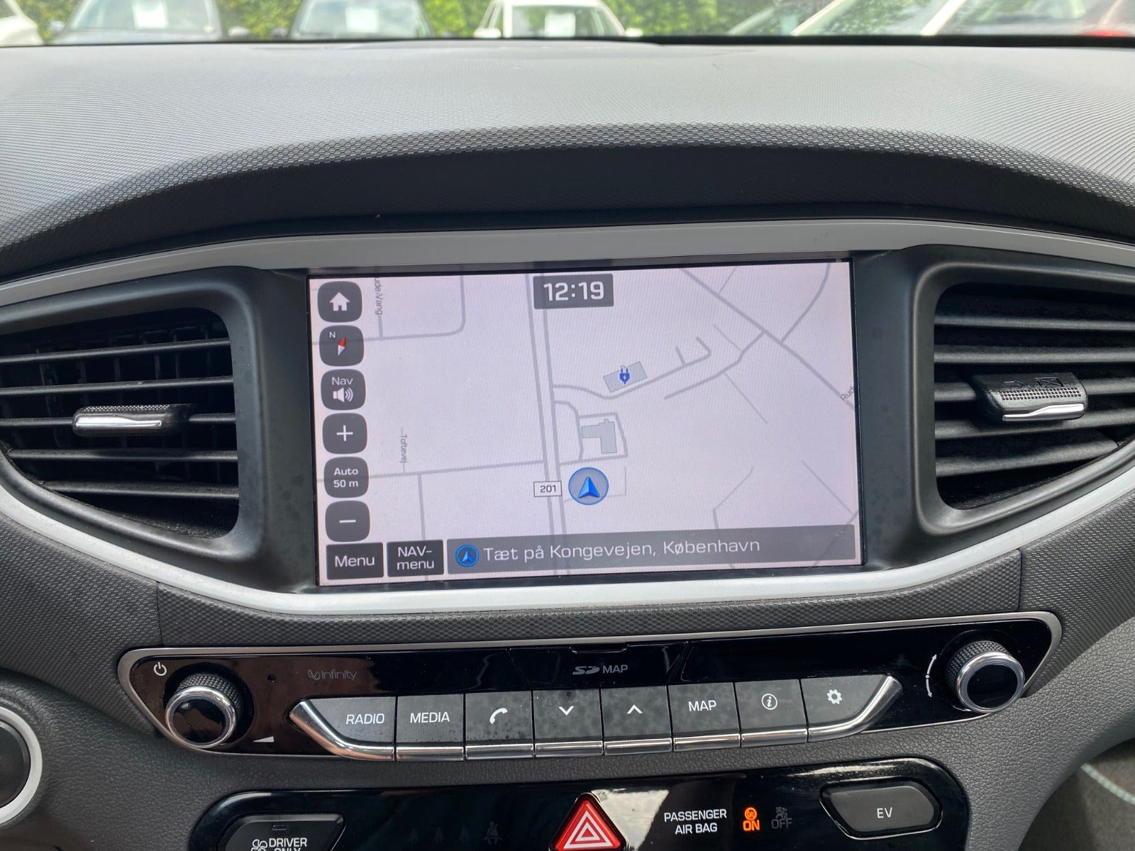 Blå Hyundai Ioniq fra 2019
