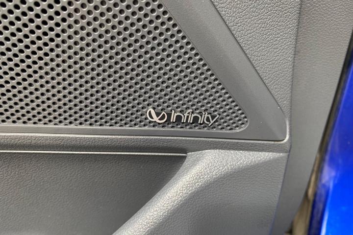 Blå Hyundai Ioniq fra 2019