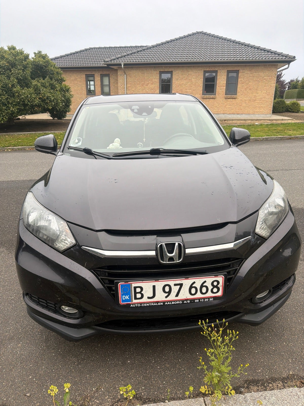 Sort Honda HR-V fra 2016 set udefra