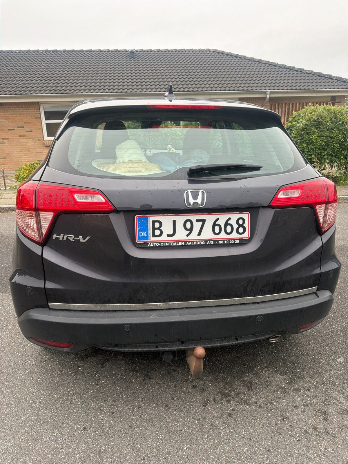 Sort Honda HR-V fra 2016 set udefra