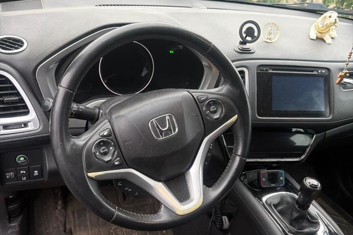 Sort Honda HR-V fra 2016 set indefra