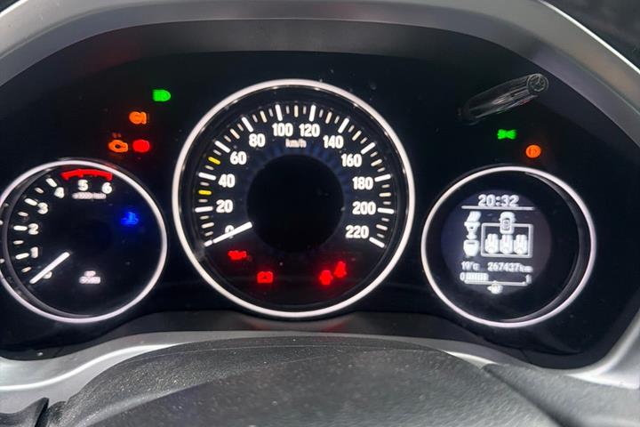 Sort Honda HR-V fra 2016 set indefra
