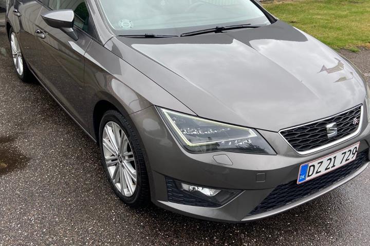 Grå Seat Leon fra 2015