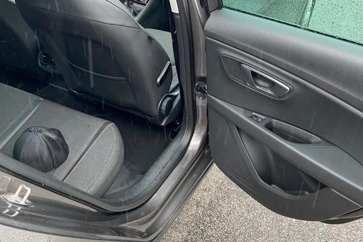 Grå Seat Leon fra 2015