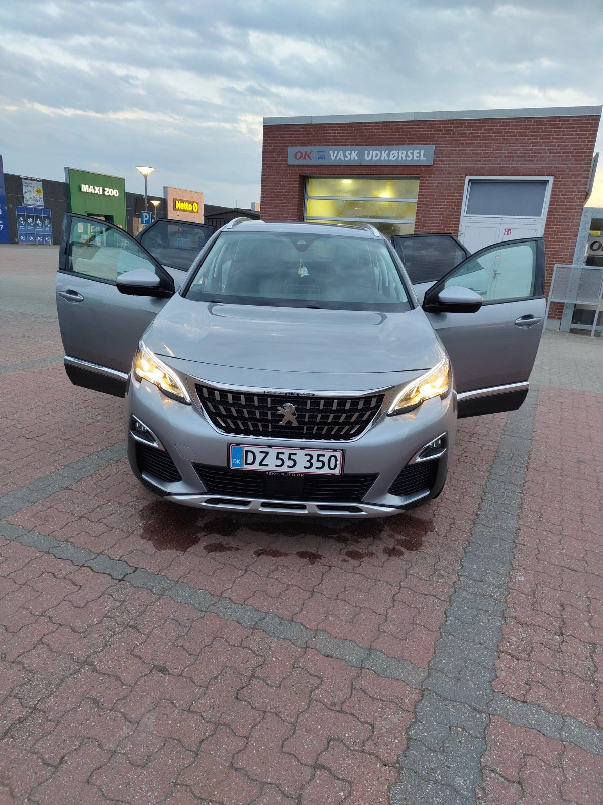 Sølv Peugeot 3008 fra 2019