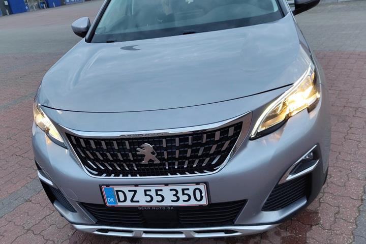 Sølv Peugeot 3008 fra 2019