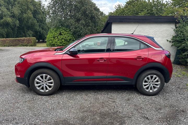Rød Opel Mokka-e fra 2021